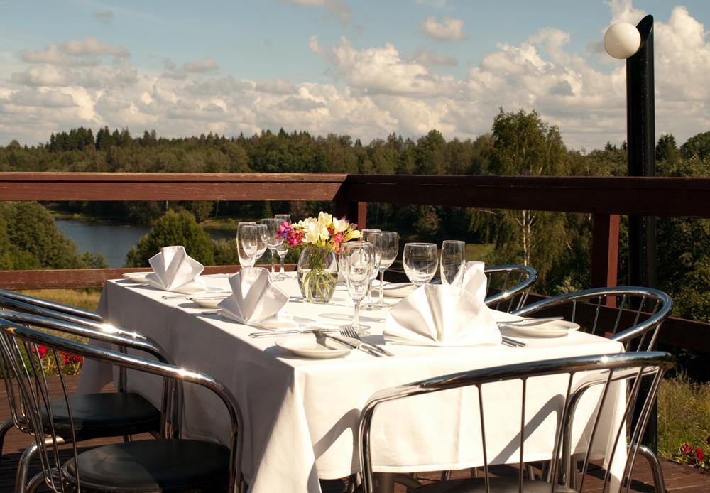 Hotel Sanvilla Sigulda Kültér fotó
